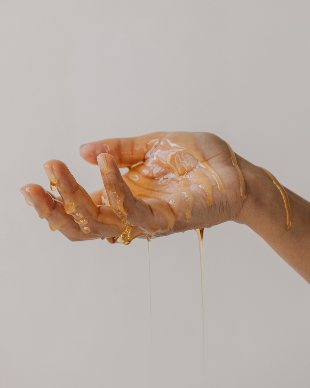 Natural Beauty with Mānuka Honey: 5 Simple Skincare Rituals